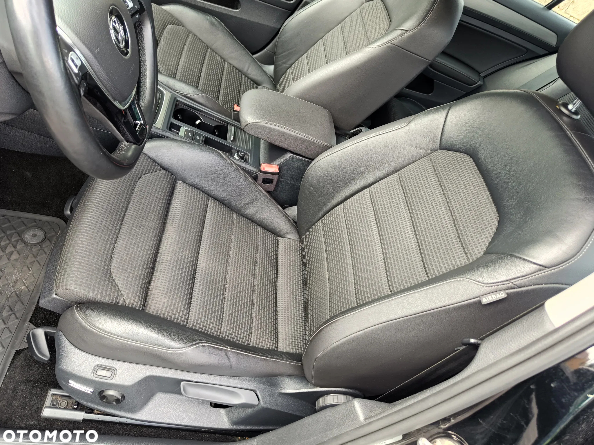 Volkswagen Golf - 20