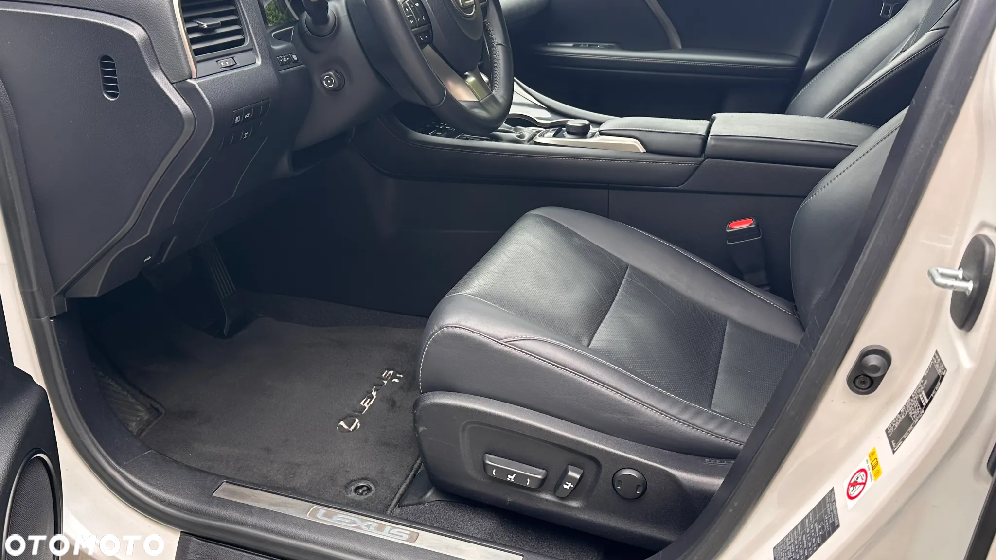 Lexus RX 200t / 300 Elegance MY19 - 8