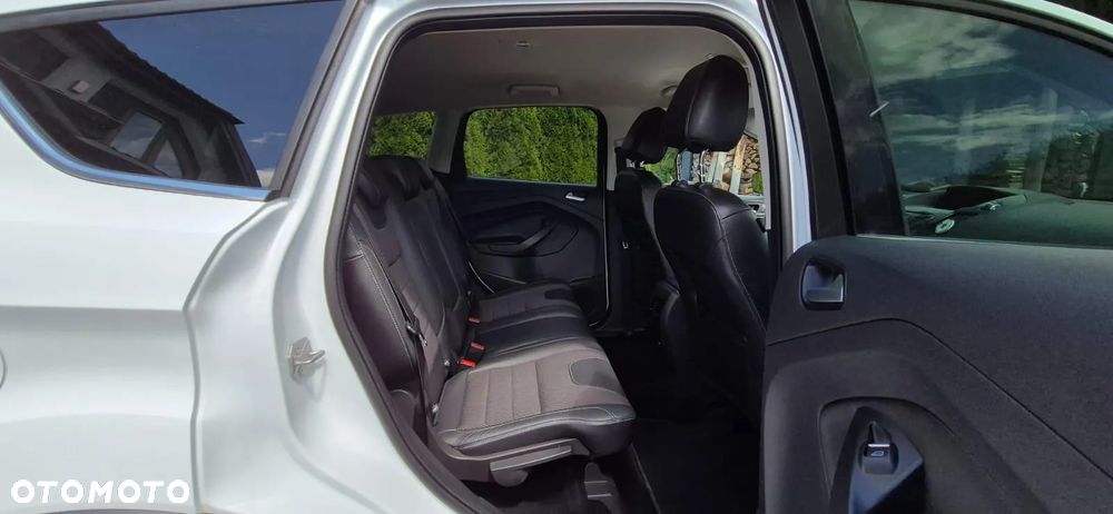 Ford Kuga - 13