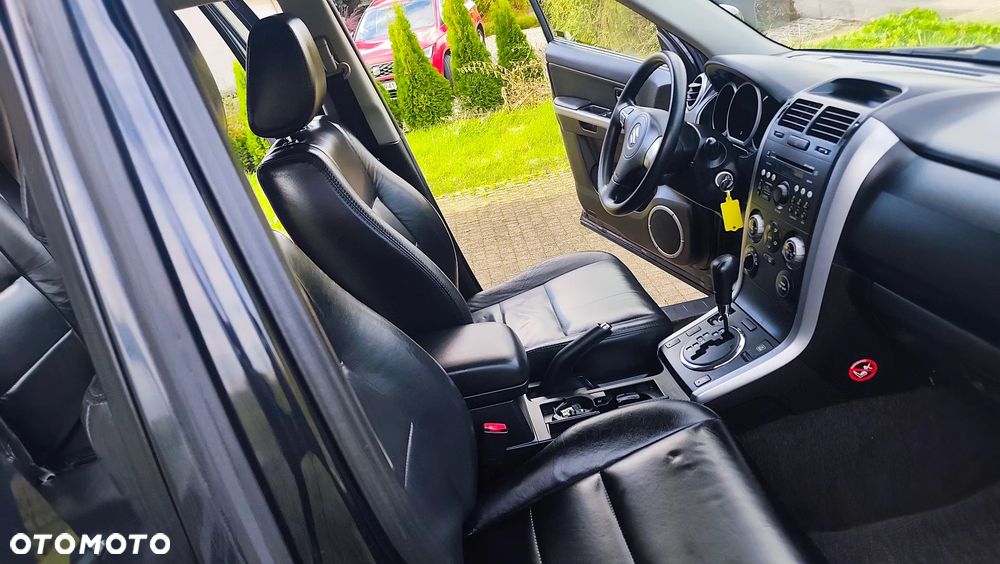 Suzuki Grand Vitara 2.0 De Luxe - 26
