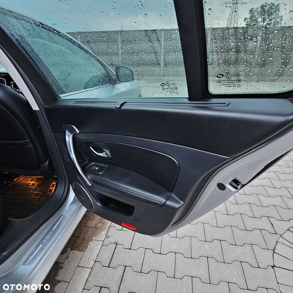 Renault Latitude - 25
