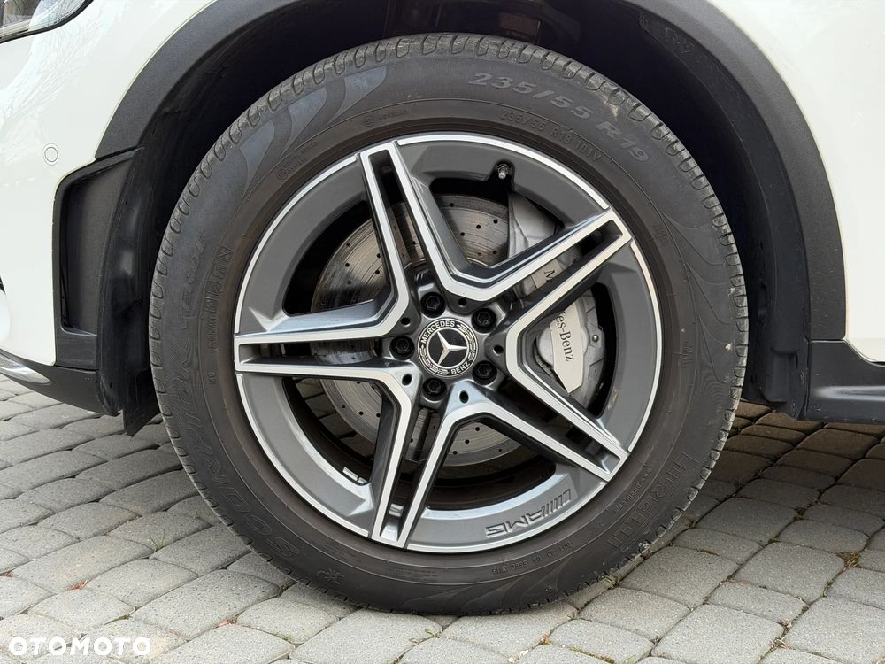 Mercedes-Benz GLC 250 4Matic 9G-TRONIC AMG Line - 15