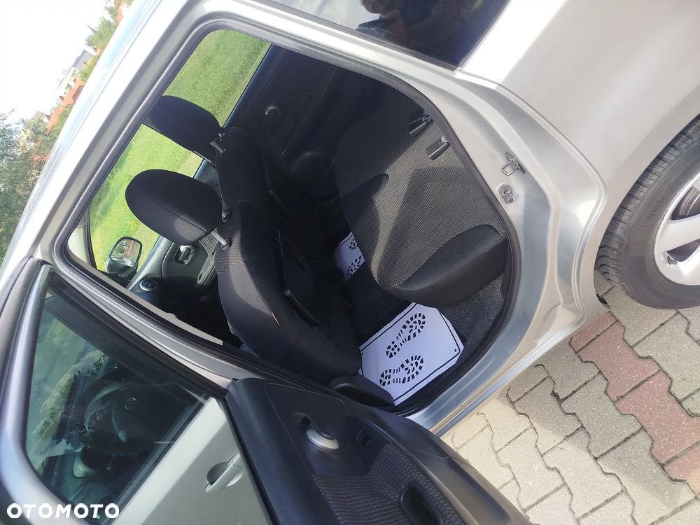 Mazda 5 2.0 Exclusive + - 39