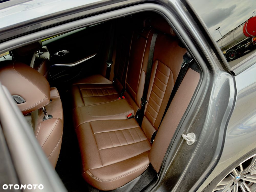 BMW Seria 3 320d mHEV M Sport - 28
