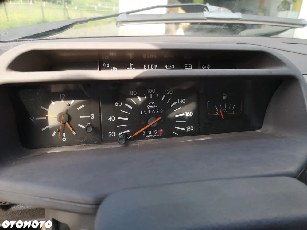 Peugeot 205 1.1 GL - 16