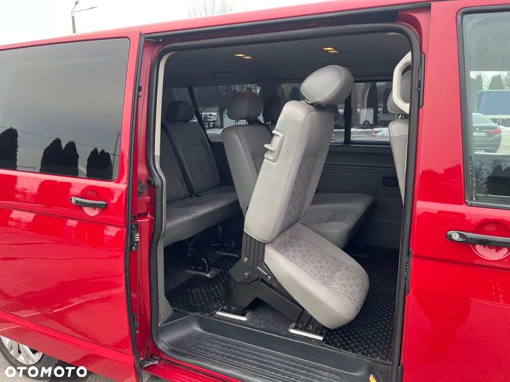 Volkswagen Caravelle - 13