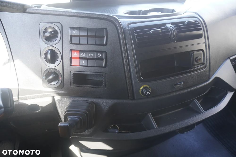 Mercedes-Benz Atego 818 / kontener / Winda Dautel 1,5 t - 24