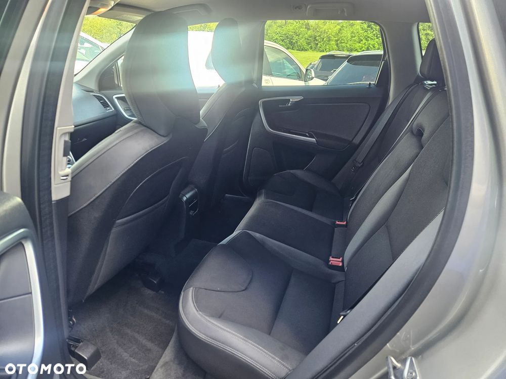 Volvo XC 60 D4 Momentum - 7