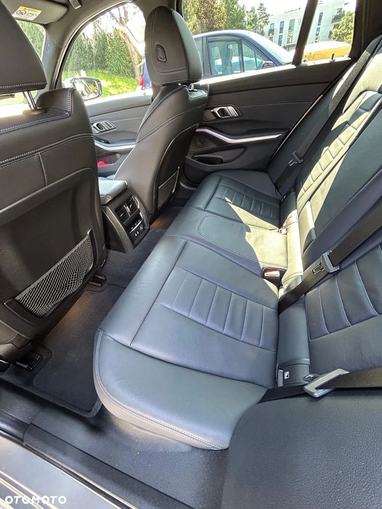 BMW Seria 3 320d xDrive M Sport - 22