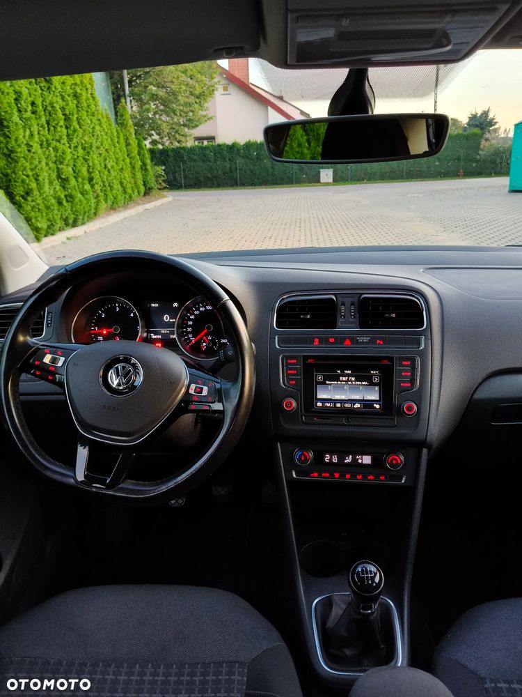 Volkswagen Polo 1.4 TDI (Blue Motion Technology) Comfortline - 11