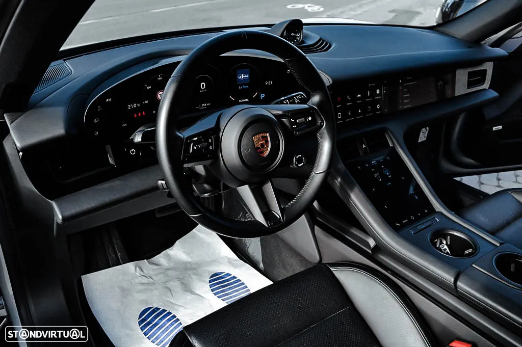 Porsche Taycan Cross Turismo 4 - 4