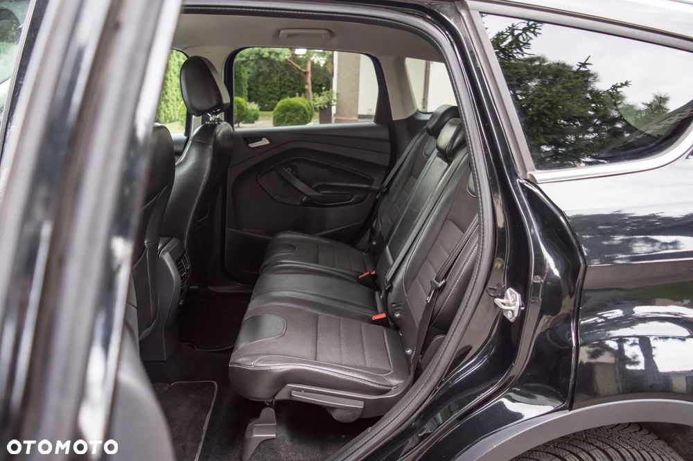 Ford Kuga 2.0 TDCi 2x4 Titanium - 32