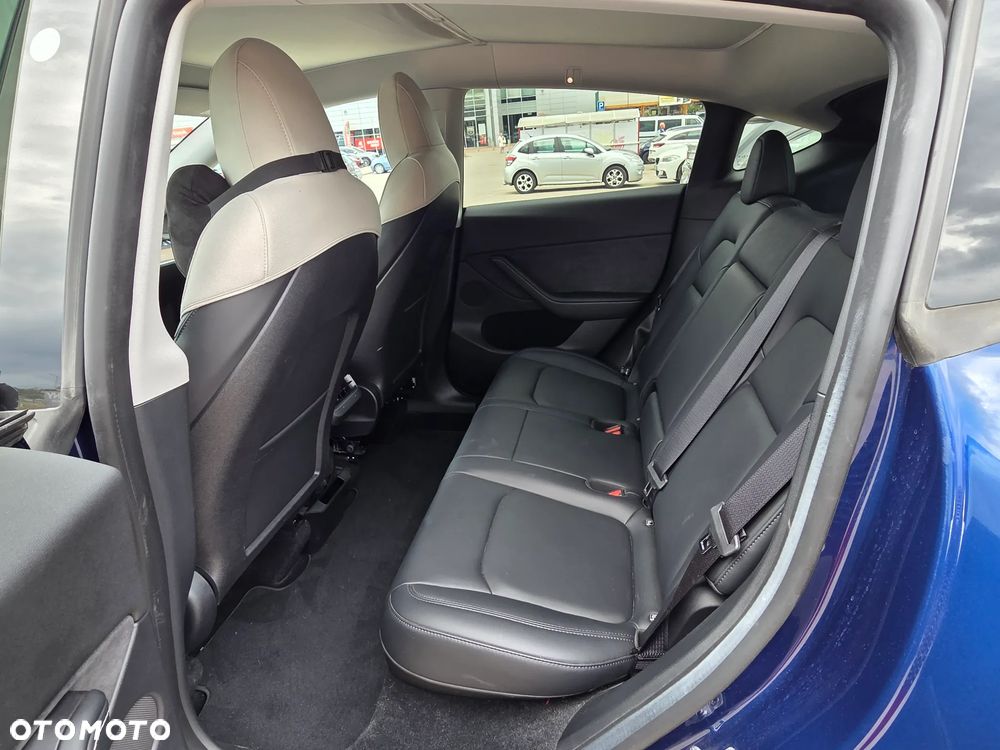Tesla Model Y RWD - 10