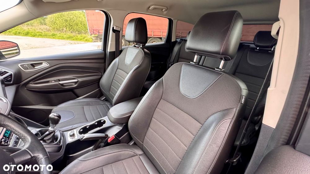 Ford Kuga 1.6 EcoBoost 2x4 Titanium - 6