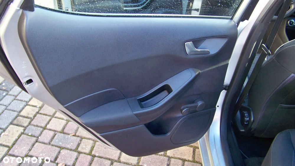 Ford Fiesta 1.1 S&S TITANIUM - 12