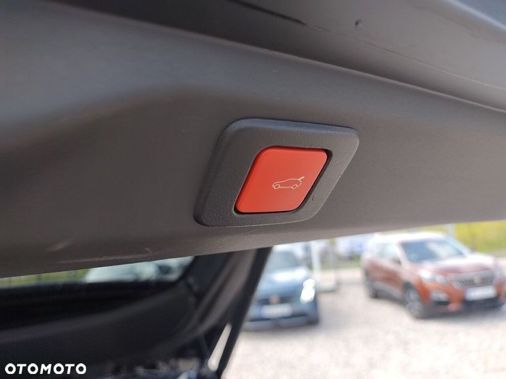 Peugeot 3008 1.2 PureTech mHEV GT S&S e-DCS6 - 26