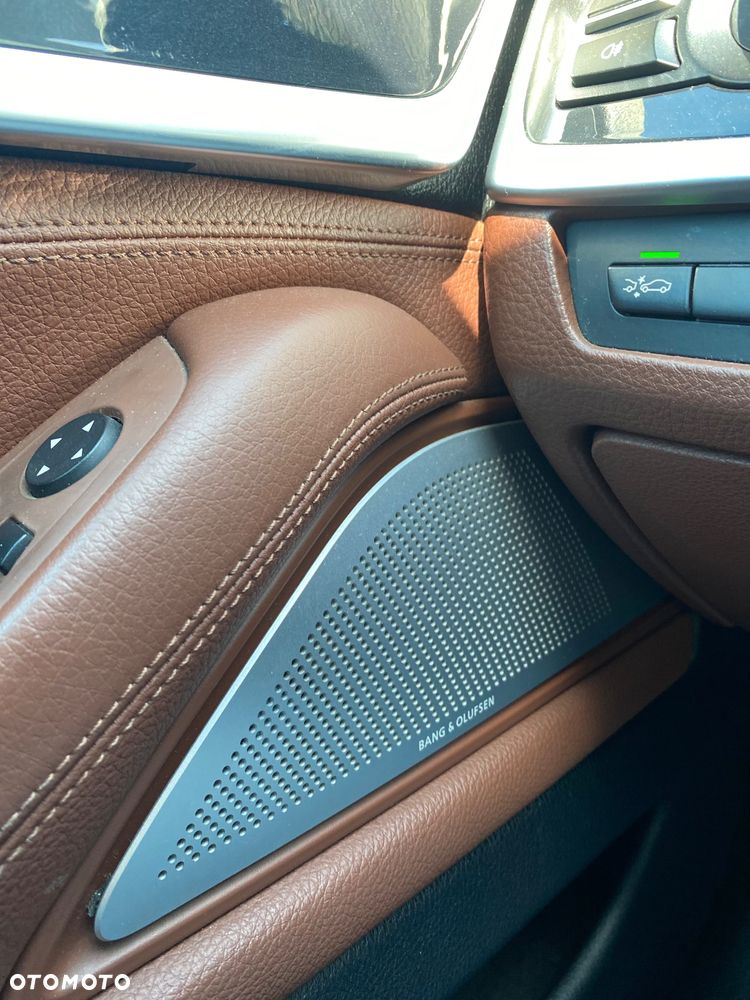 BMW Seria 5 525d xDrive - 31