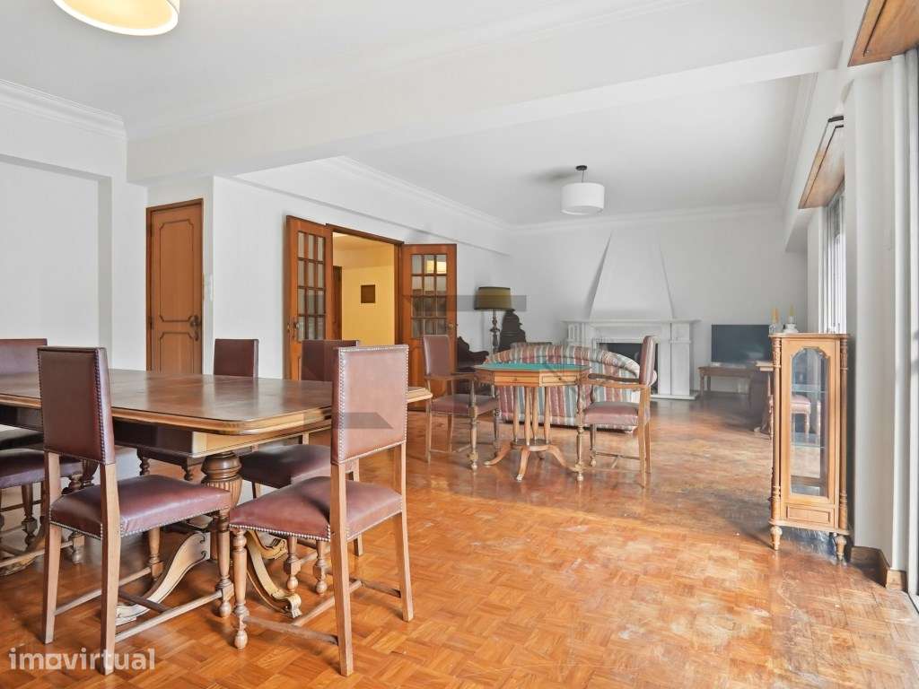 Esplêndido Apartamento T6 Totalmente Renovado com Garagem, para Arr... - Grande imagem: 5/50