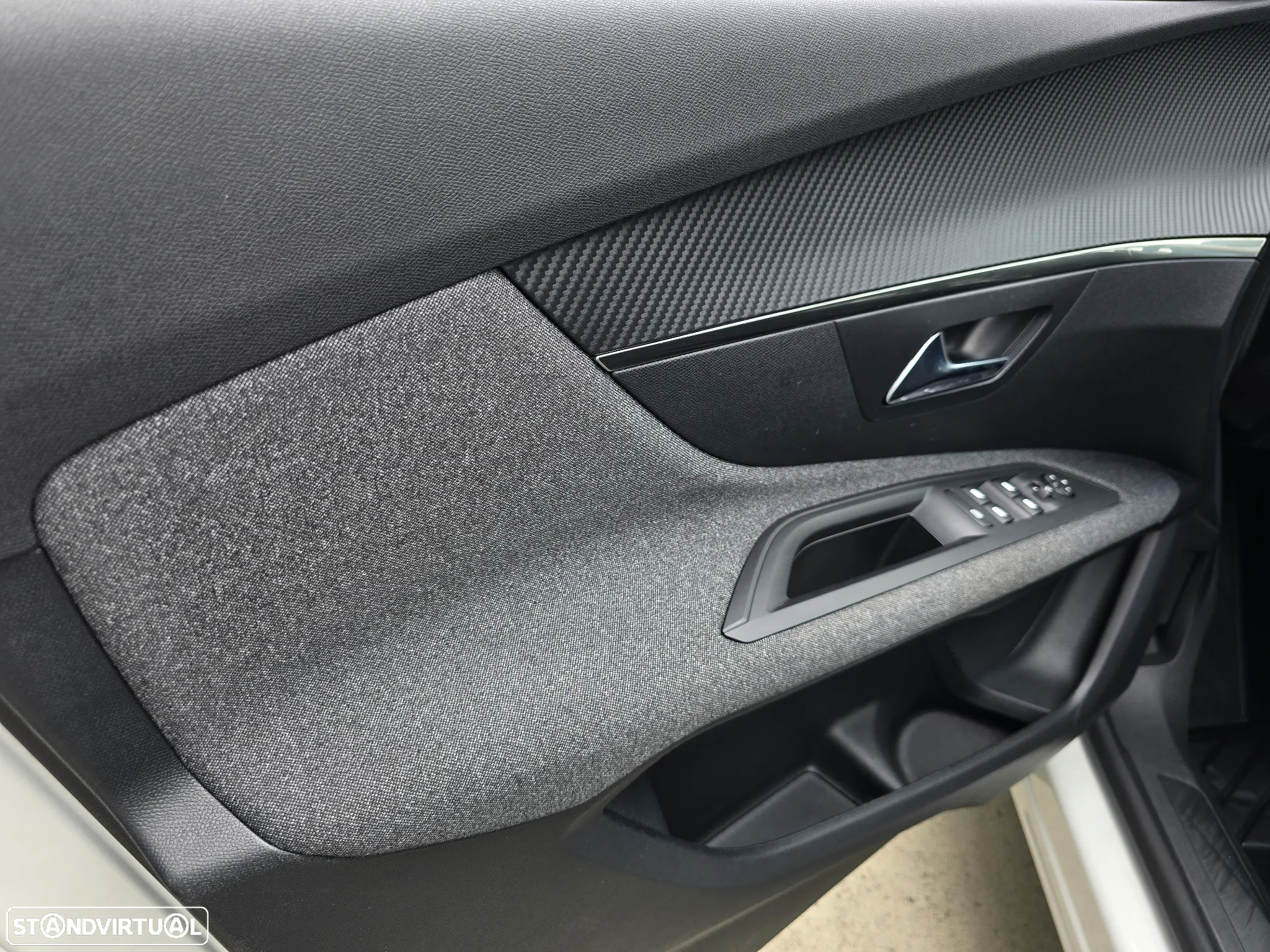 Peugeot 3008 PureTech 130 Stop & Start GPF EAT8 Allure Pack - 28