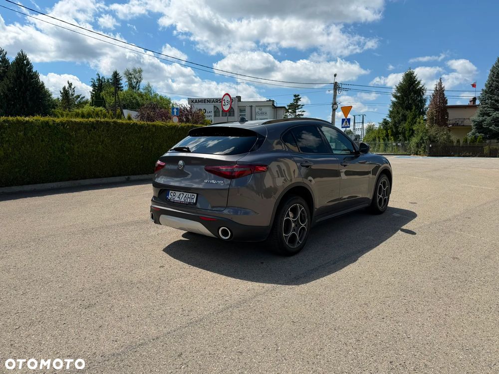 Alfa Romeo Stelvio 2.0 Turbo TI Q4 - 8