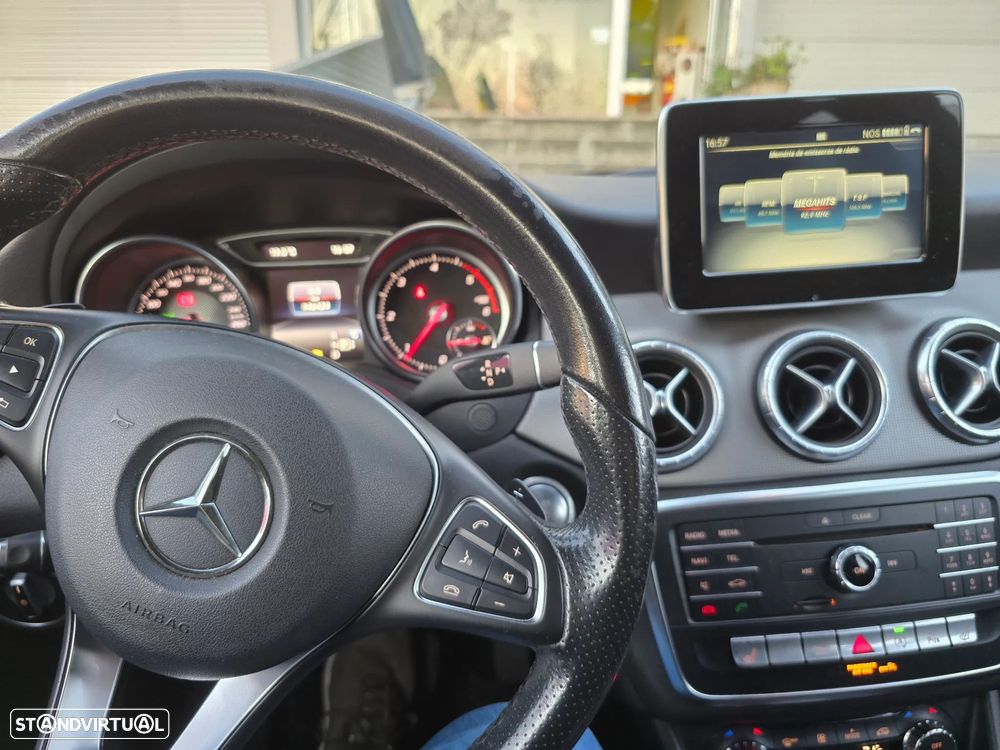 Mercedes-Benz CLA 180 d Shooting Brake Urban Aut. - 13