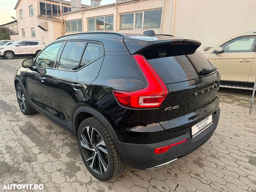 Volvo XC 40 D4 AWD R-Design - 3