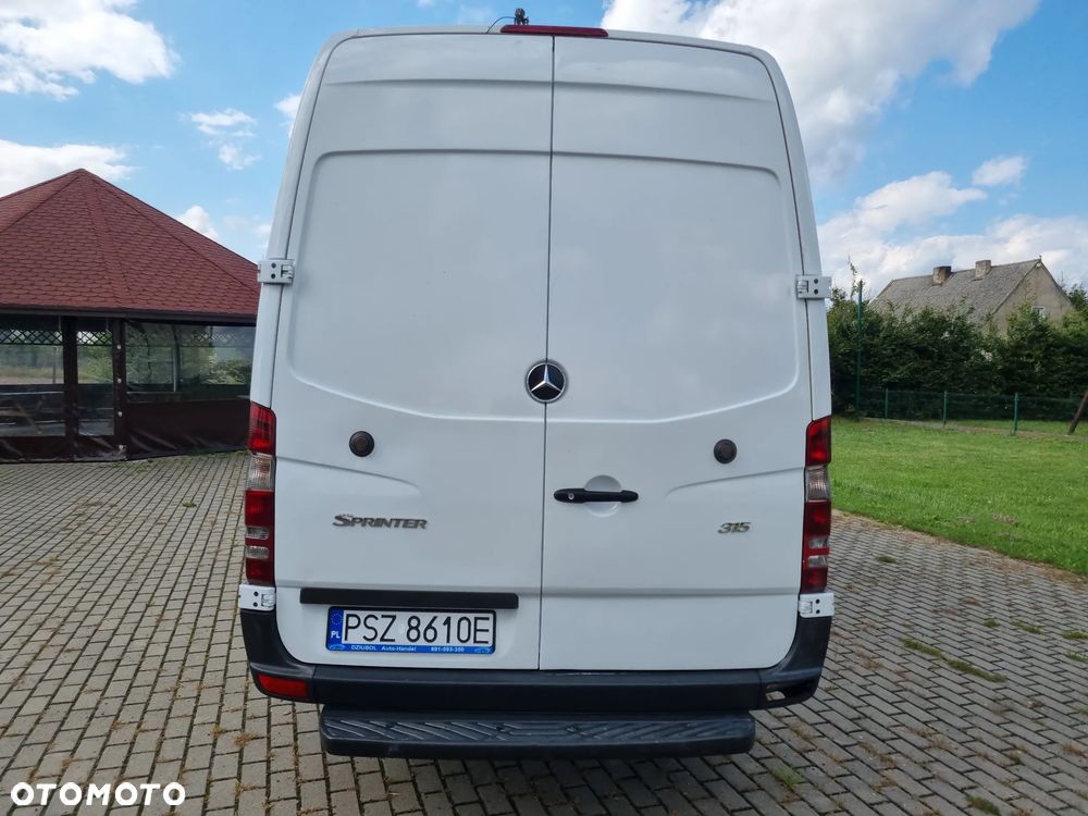 Mercedes-Benz Sprinter - 11