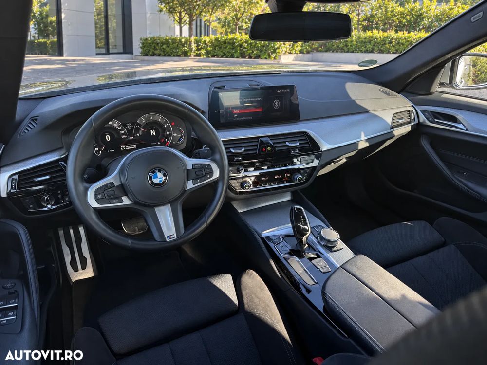 BMW Seria 5 520i AT MHEV - 35