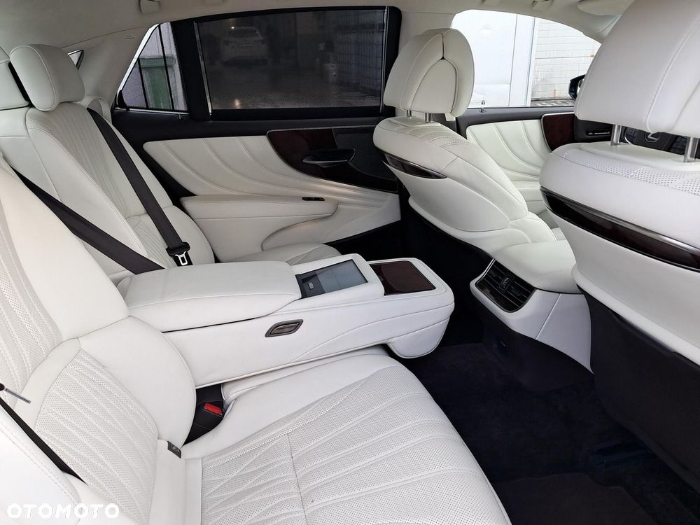 Lexus LS - 10