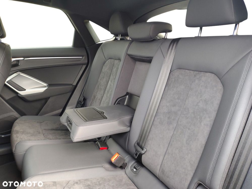 Audi Q3 Sportback - 11