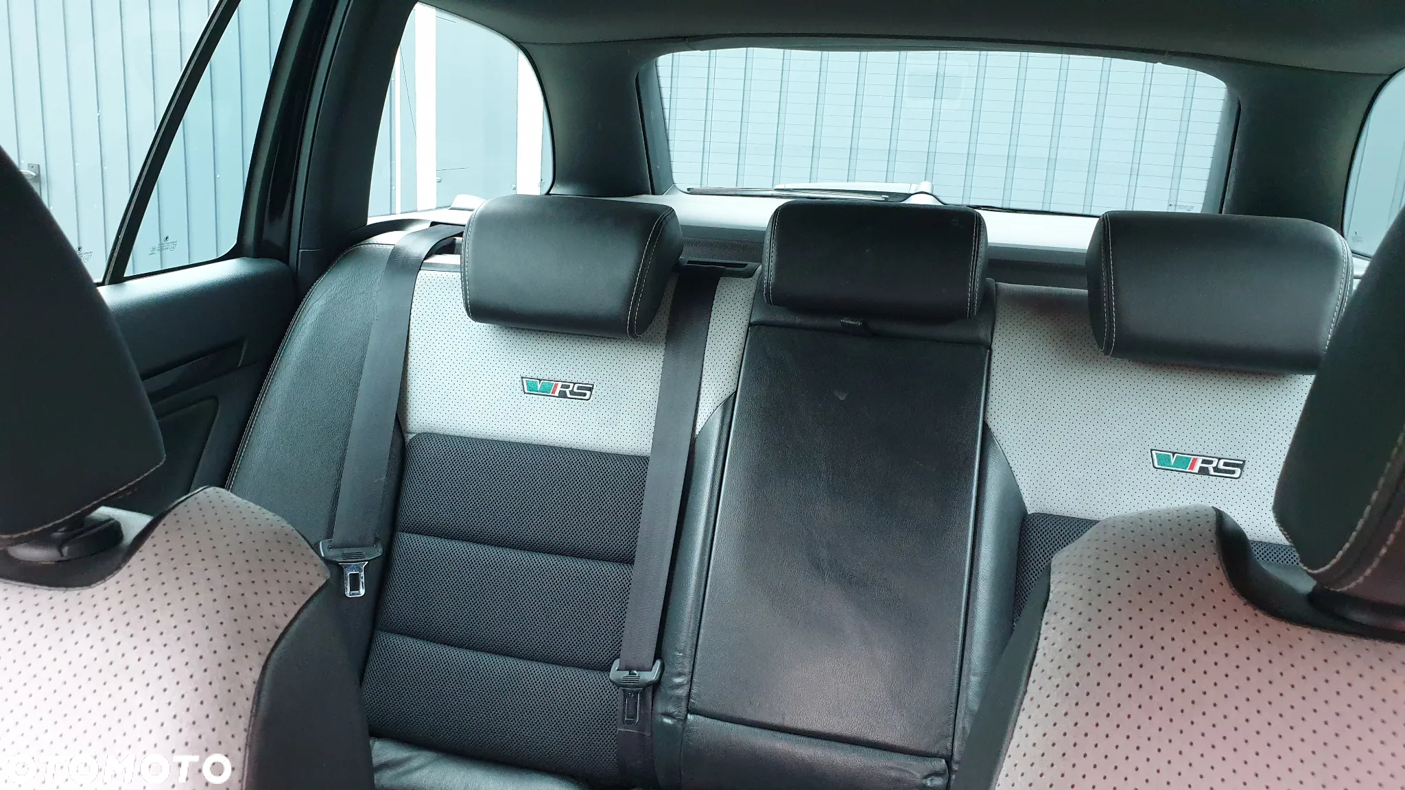 Skoda Octavia Combi 2.0 TDI DPF DSG RS - 15