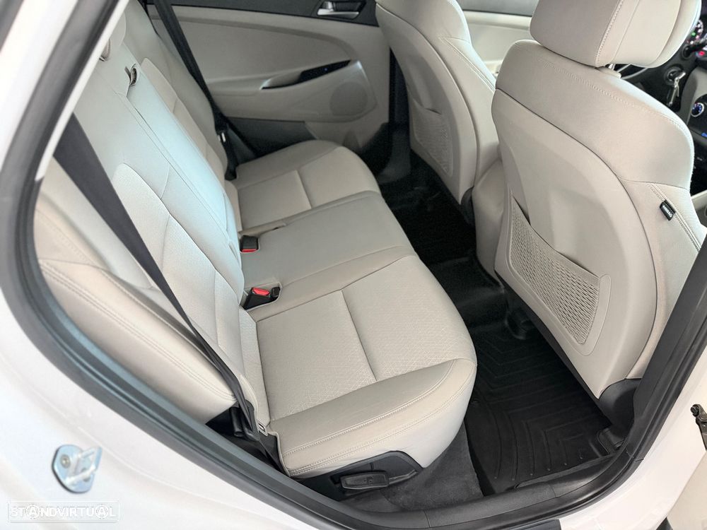 Hyundai Tucson 1.6 GDi 4WD DCT Trend - 32