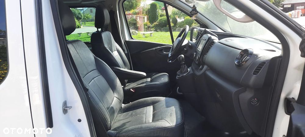 Opel Vivaro - 11