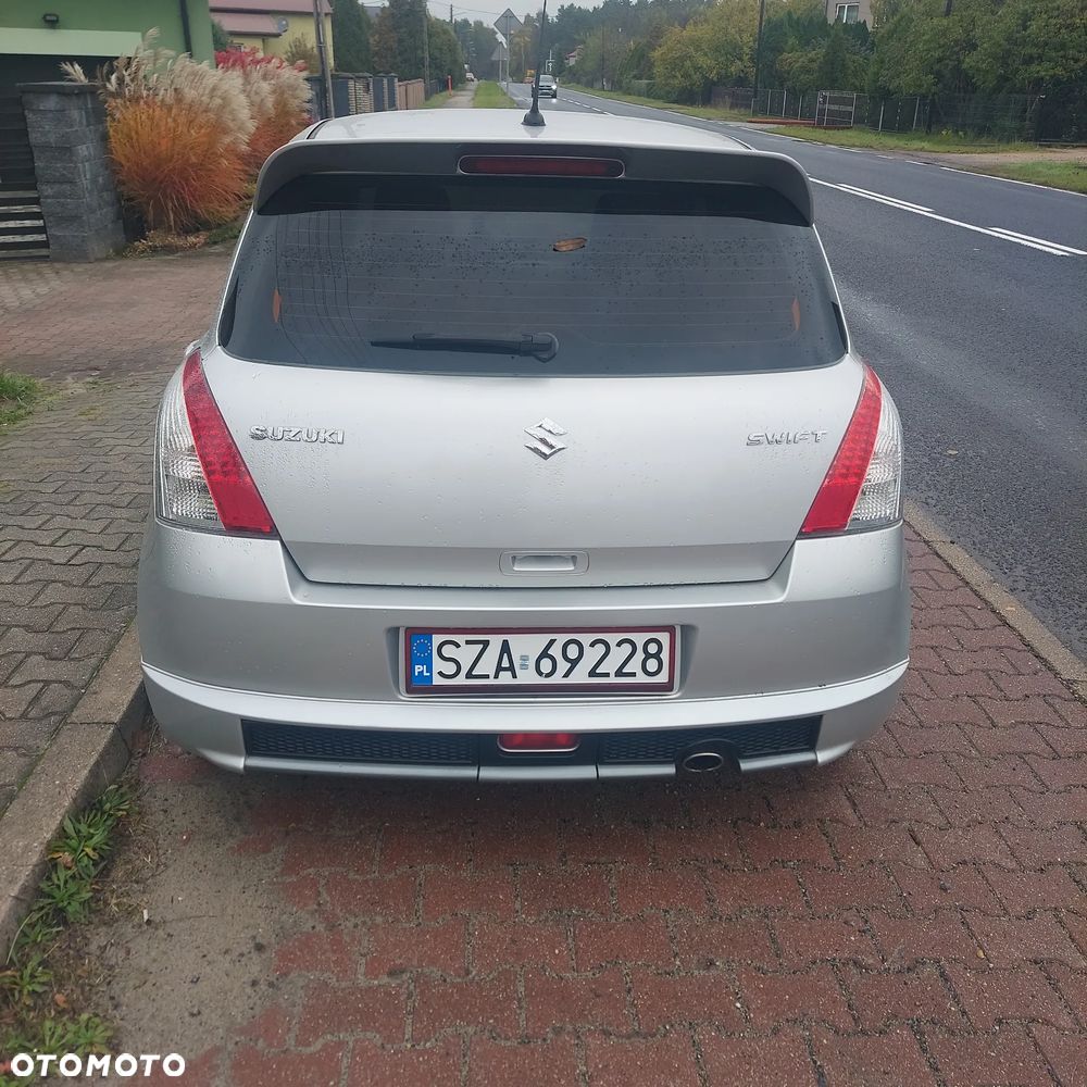 Suzuki Swift 1.3 Club - 3