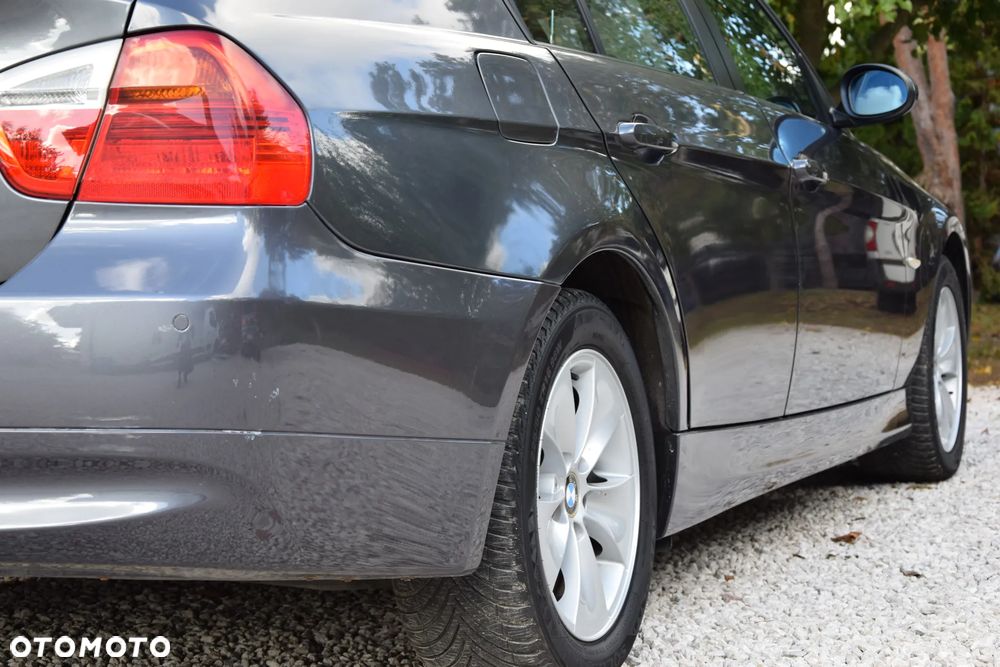 BMW Seria 3 318i - 12
