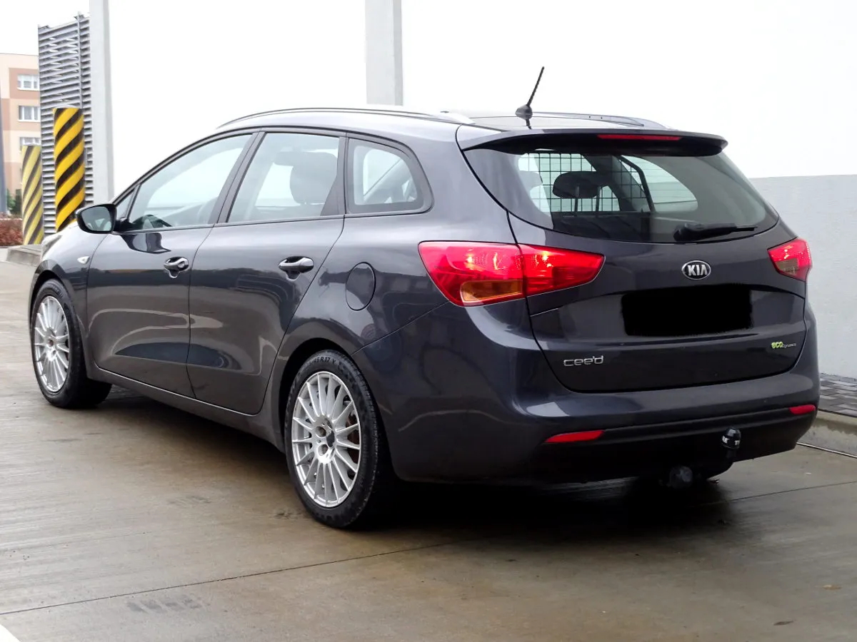 Kia Ceed - 8