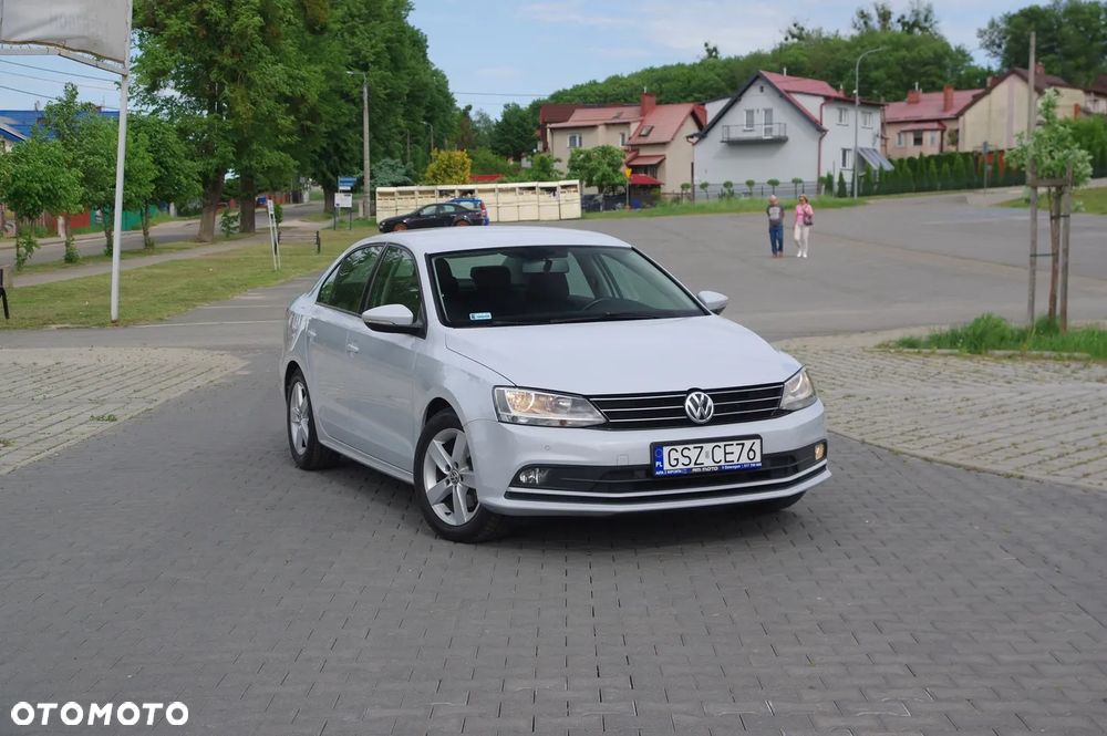 Volkswagen Jetta 2.0 TDI DPF BMT Trendline - 18