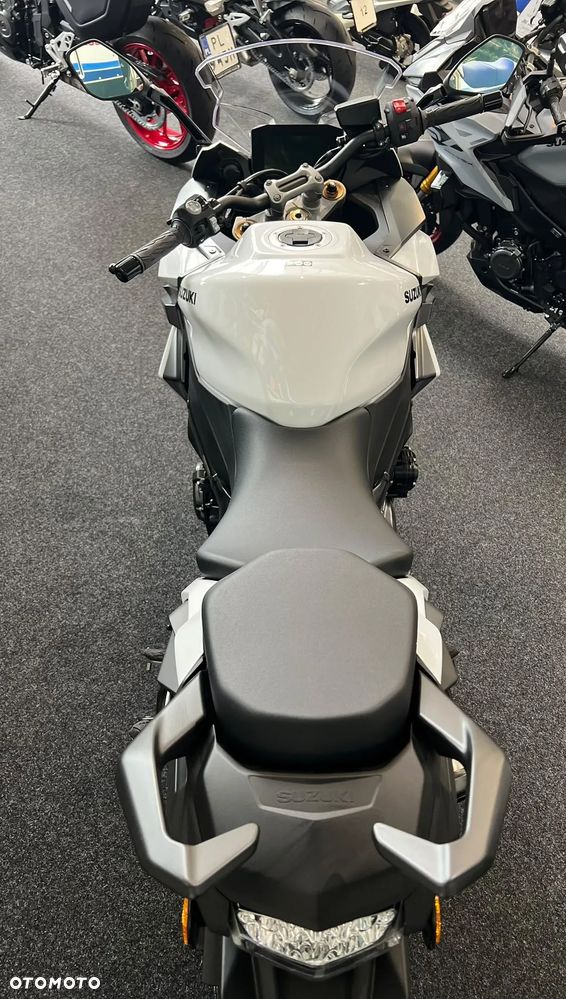 Suzuki GSX 1000 - 11