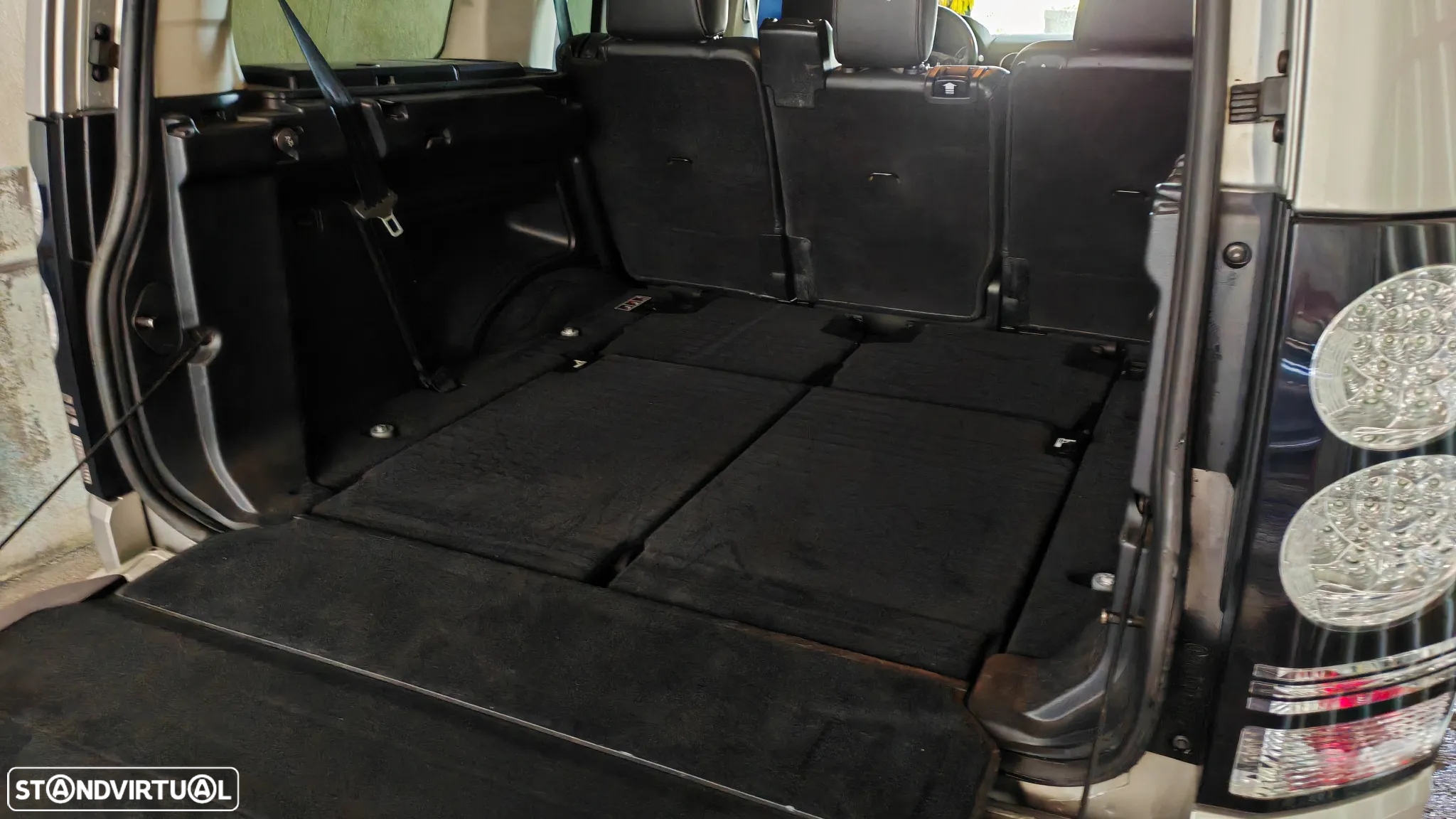 Land Rover Discovery SD V6 Graphite - 11