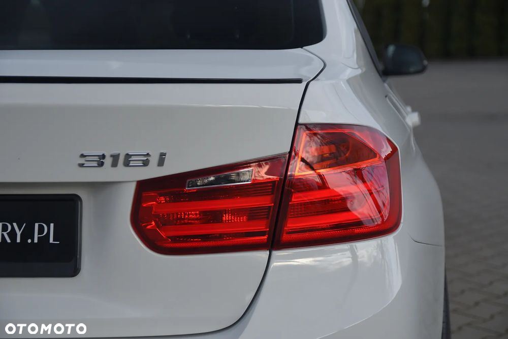 BMW Seria 3 316i - 15