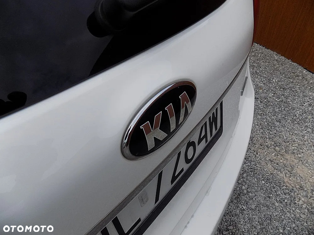Kia Carens 1.7 CRDi M 7os - 29