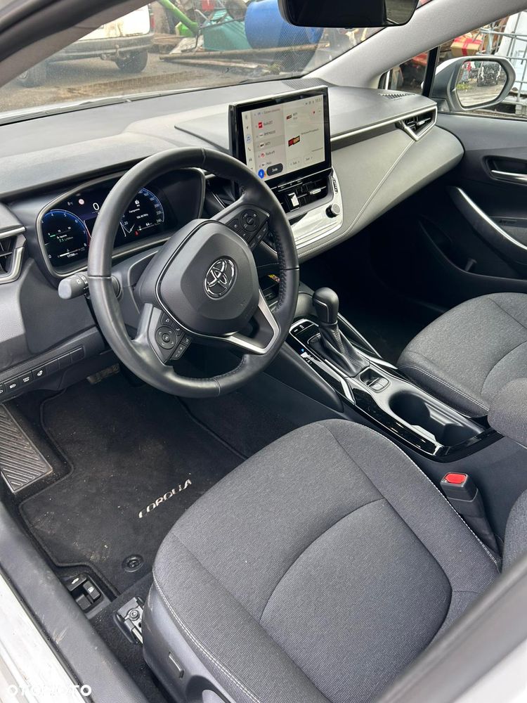 Toyota Corolla - 10