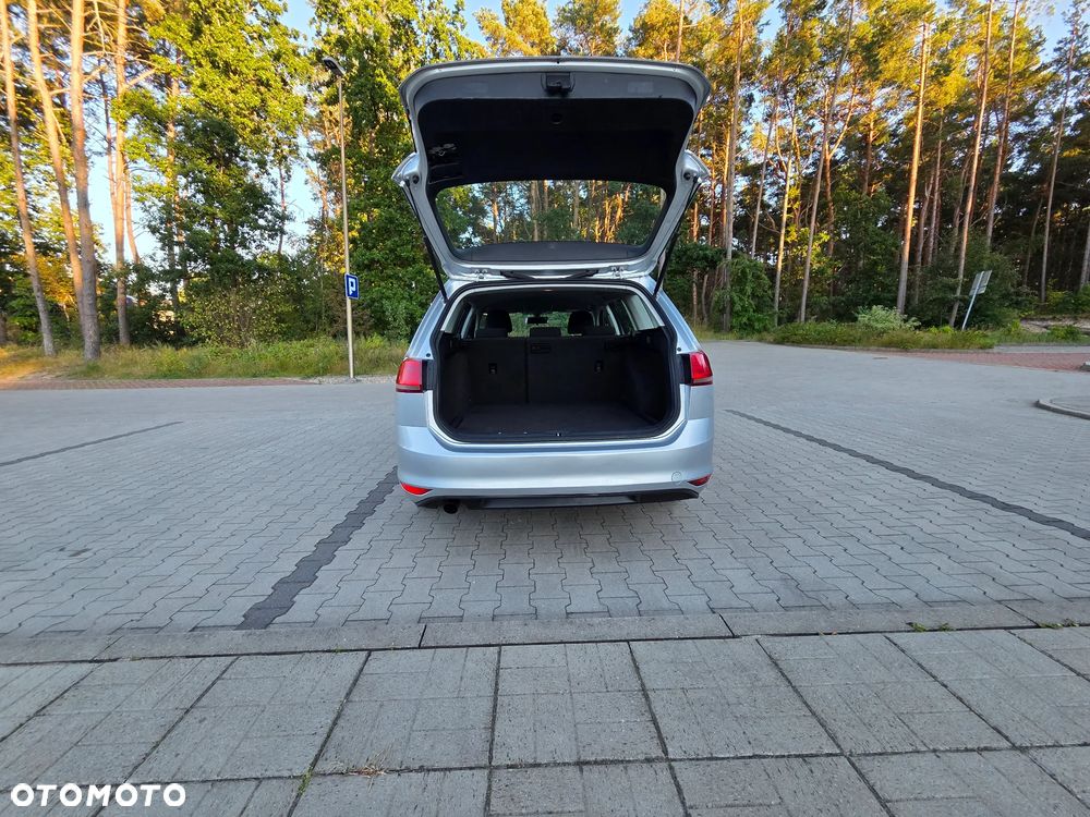 Volkswagen Golf 1.6 TDI BlueMotion Comfortline - 11