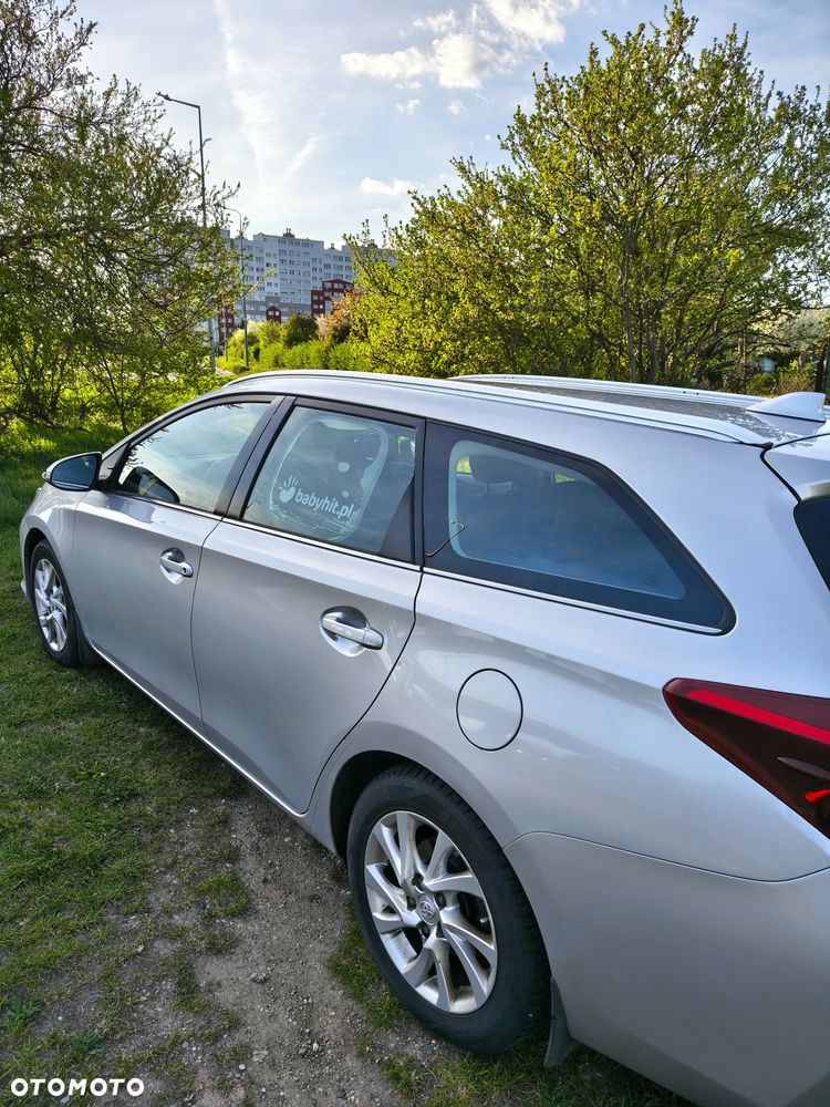 Toyota Auris 1.6 Premium - 9