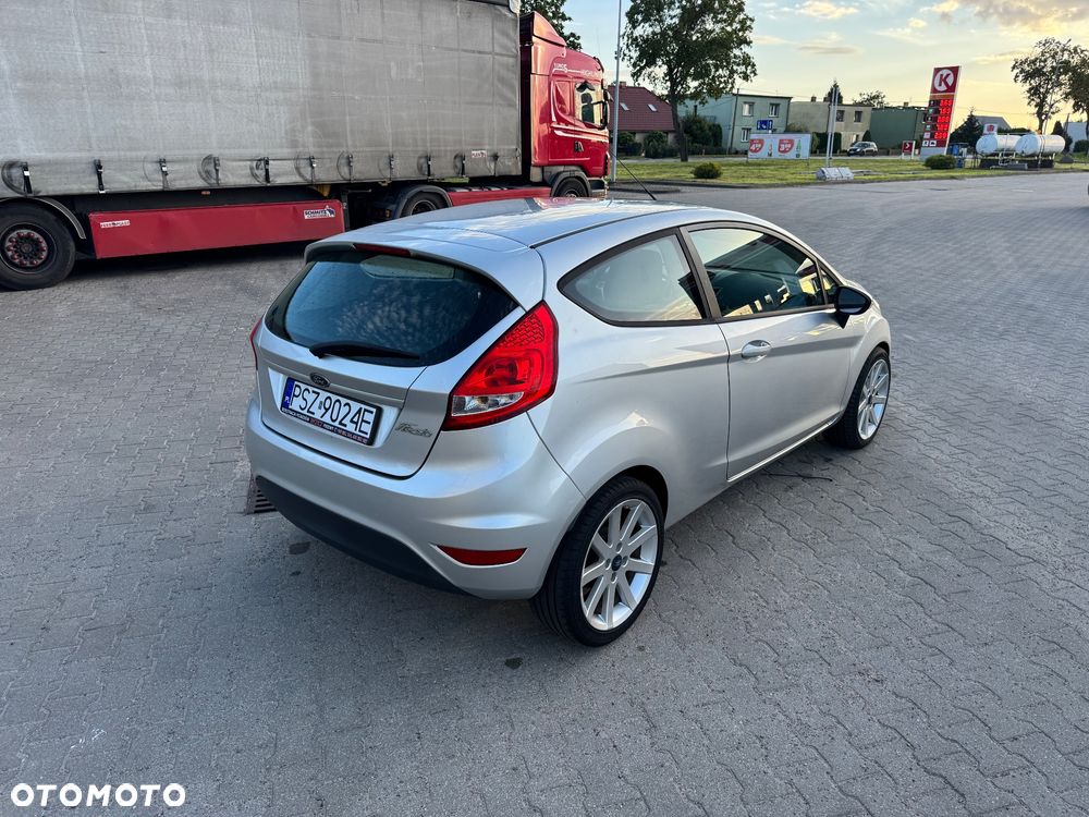 Ford Fiesta 1.6 TDCi DPF Trend - 7