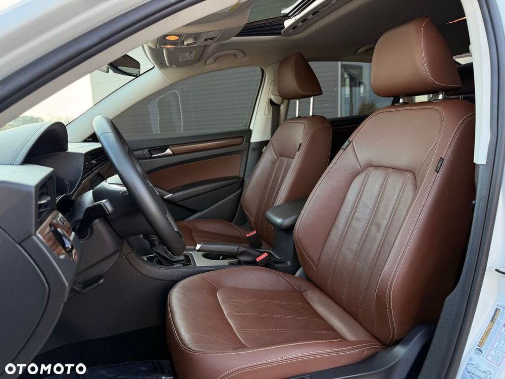 Volkswagen Passat 2.0 TSI Business DSG - 17