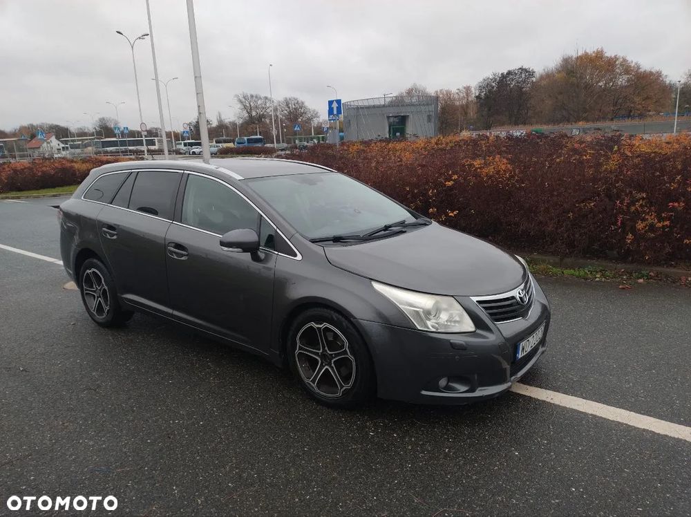 Toyota Avensis 2.0 D-4D Premium - 1