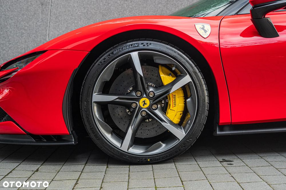Ferrari SF90 Spider - 10