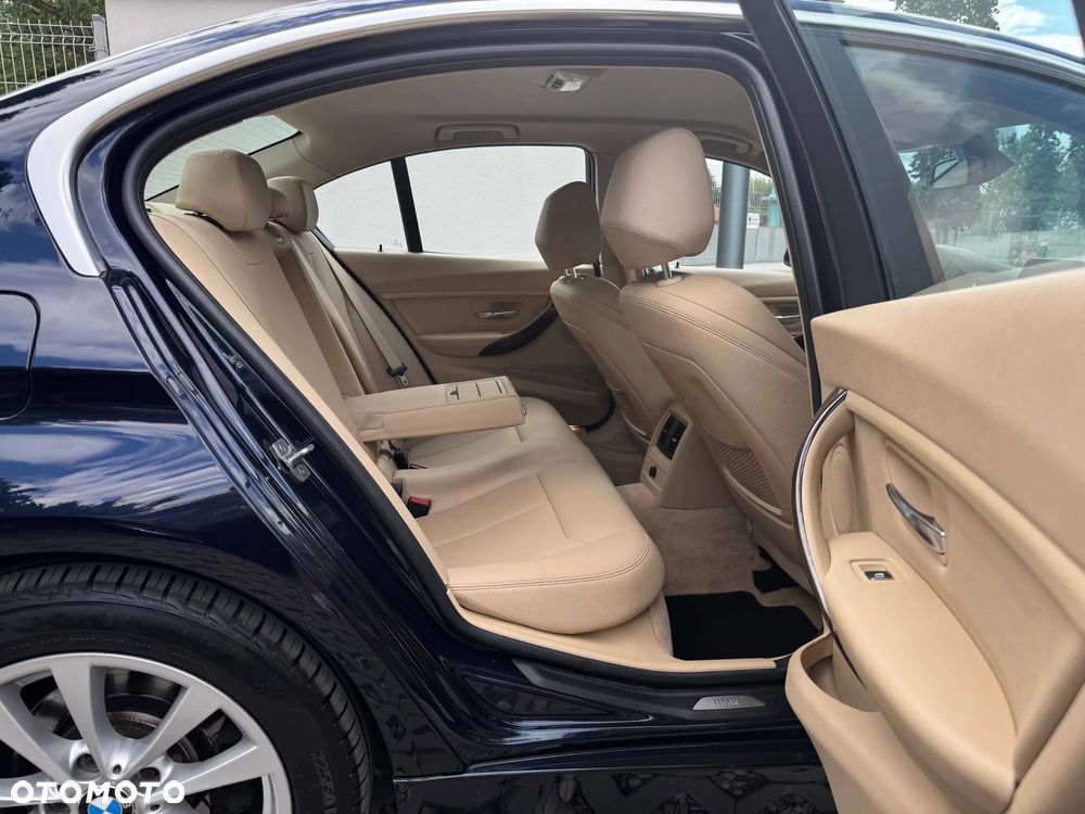 BMW Seria 3 330e iPerformance Sport Line - 19