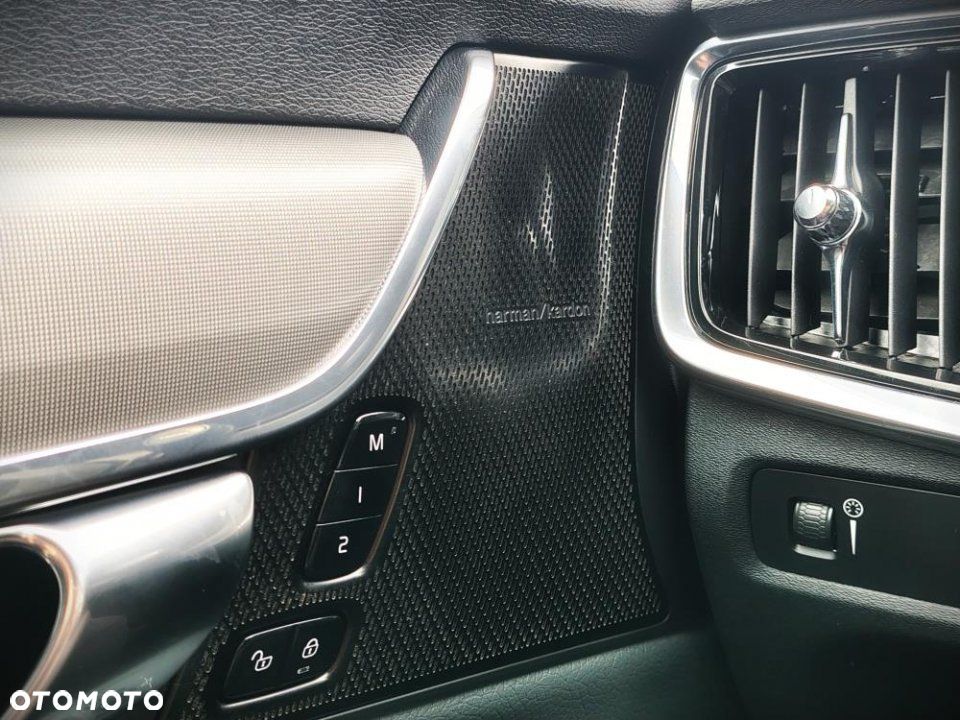 Volvo V90 Cross Country - 35